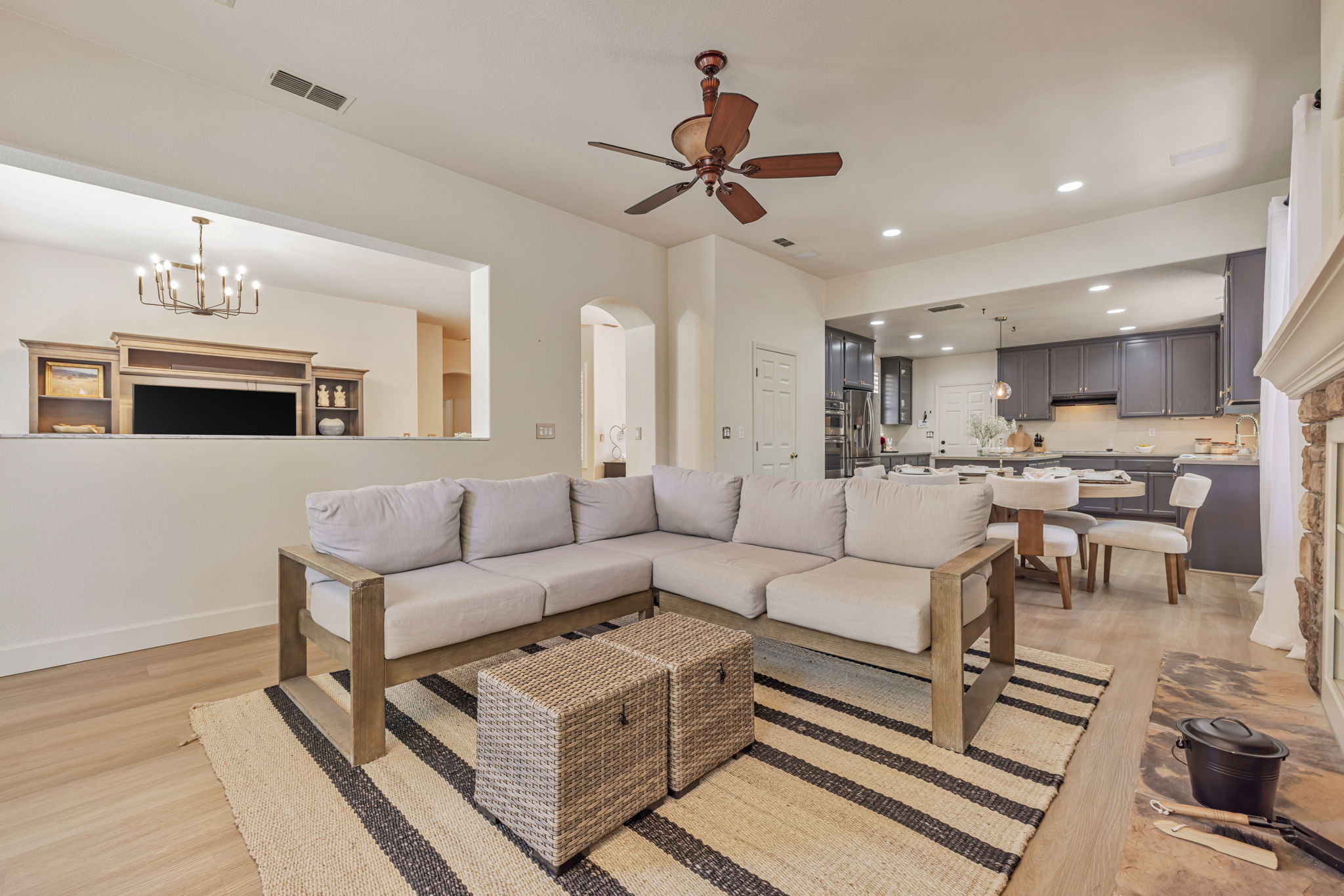 012_2982 Nelson Dr Roseville