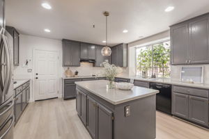 013_2982 Nelson Dr Roseville