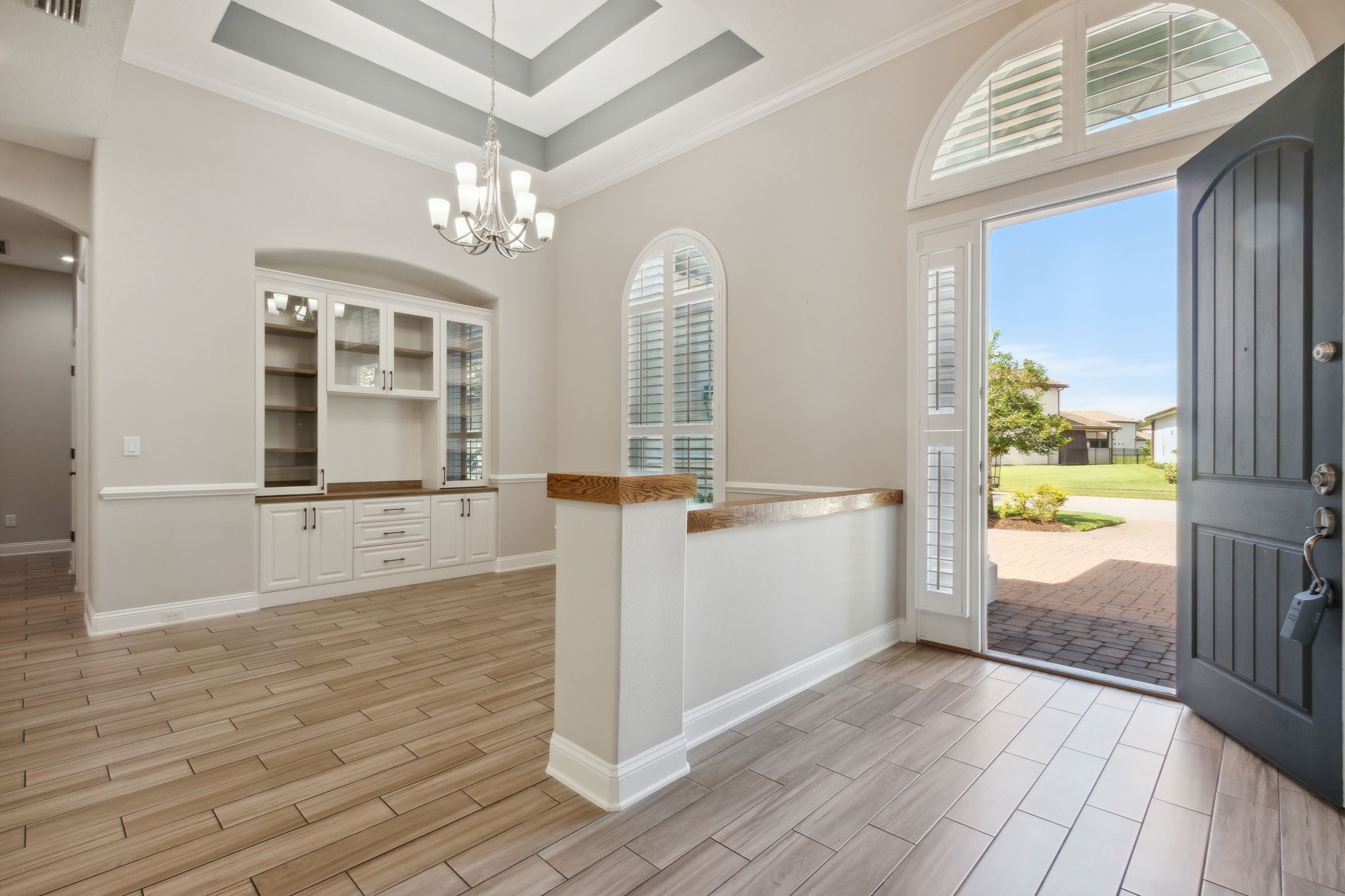 Foyer/Dining Room