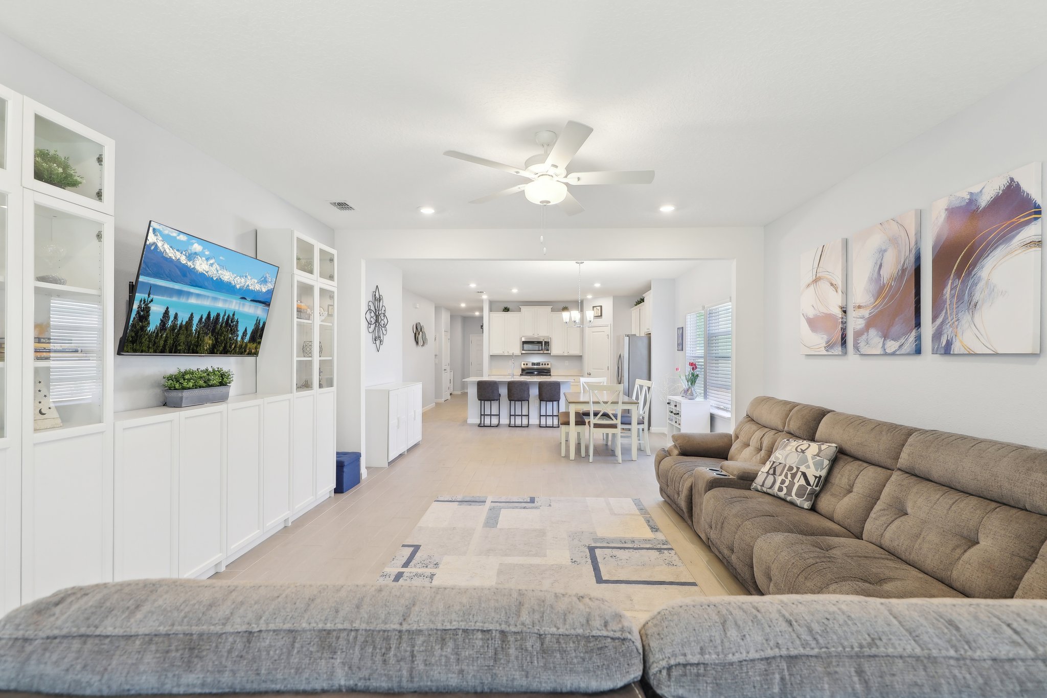 Crossfield Dr-010.jpg