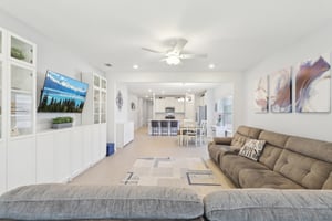 Crossfield Dr-010.jpg