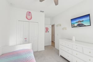 Crossfield Dr-024.jpg