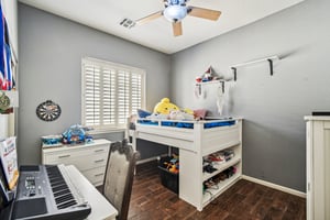 E Linda Ln-022.jpg