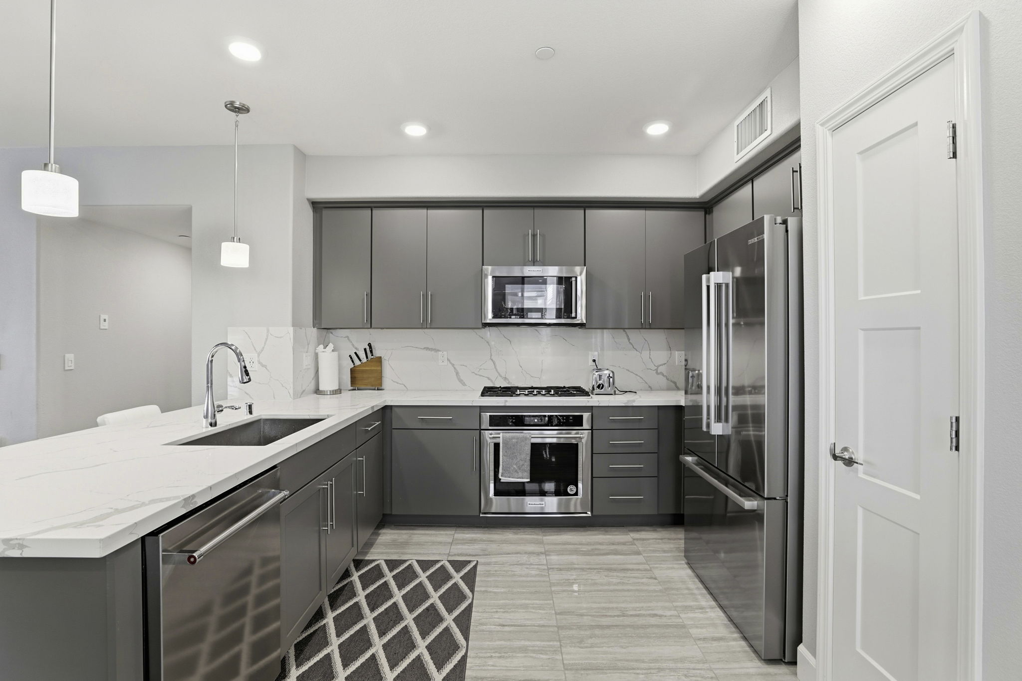 009_F8_2986 Lina St 7