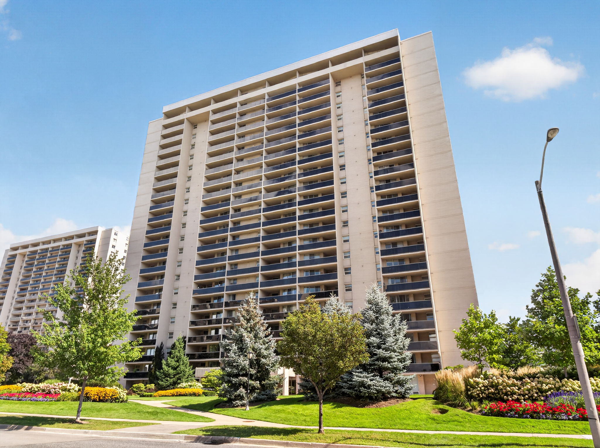 299 Mill Rd 1001 Toronto, ON M9C 4V9