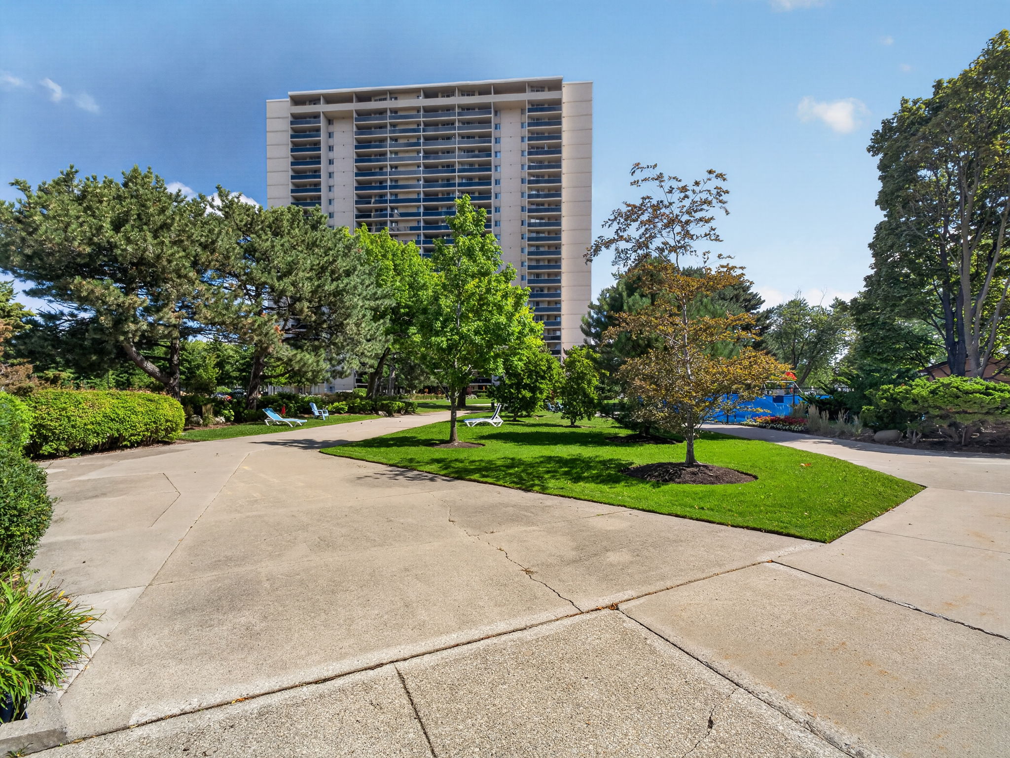 299 Mill Rd 1001 Toronto, ON M9C 4V9