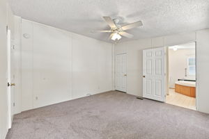  Photo 36
