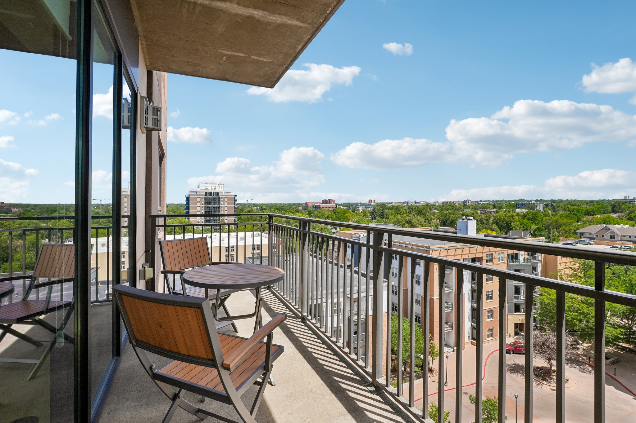 E 17th Ave Pkwy 1003-S1706-043.jpg