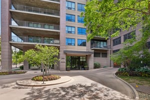 E 17th Ave Pkwy 1003-S1706-002.jpg