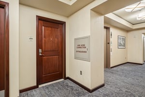 E 17th Ave Pkwy 1003-S1706-004.jpg