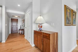 E 17th Ave Pkwy 1003-S1706-007.jpg