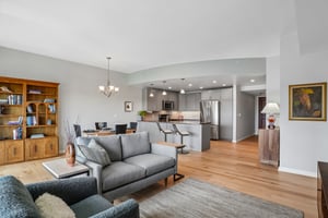 E 17th Ave Pkwy 1003-S1706-012.jpg