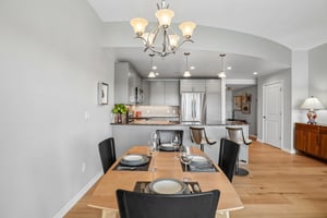 E 17th Ave Pkwy 1003-S1706-018.jpg