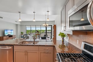 E 17th Ave Pkwy 1003-S1706-026.jpg