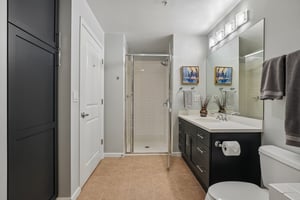 E 17th Ave Pkwy 1003-S1706-038.jpg