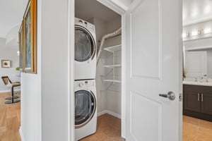 E 17th Ave Pkwy 1003-S1706-039.jpg