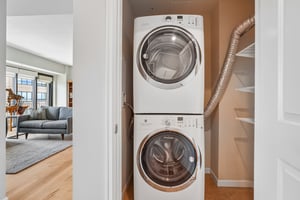 E 17th Ave Pkwy 1003-S1706-040.jpg