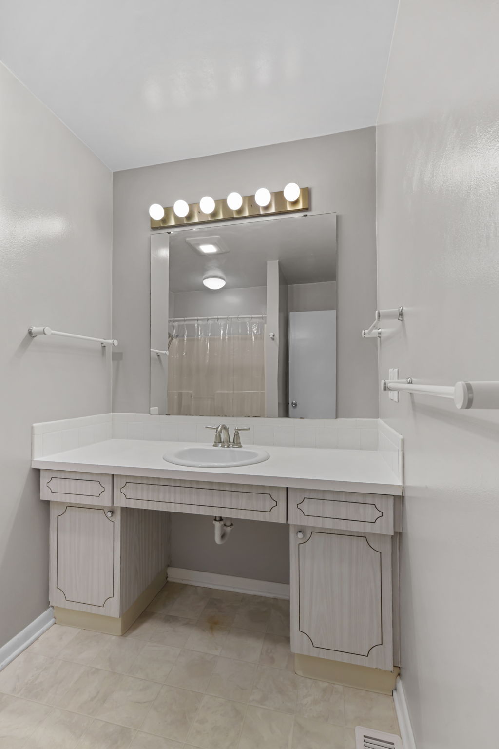  Photo 36