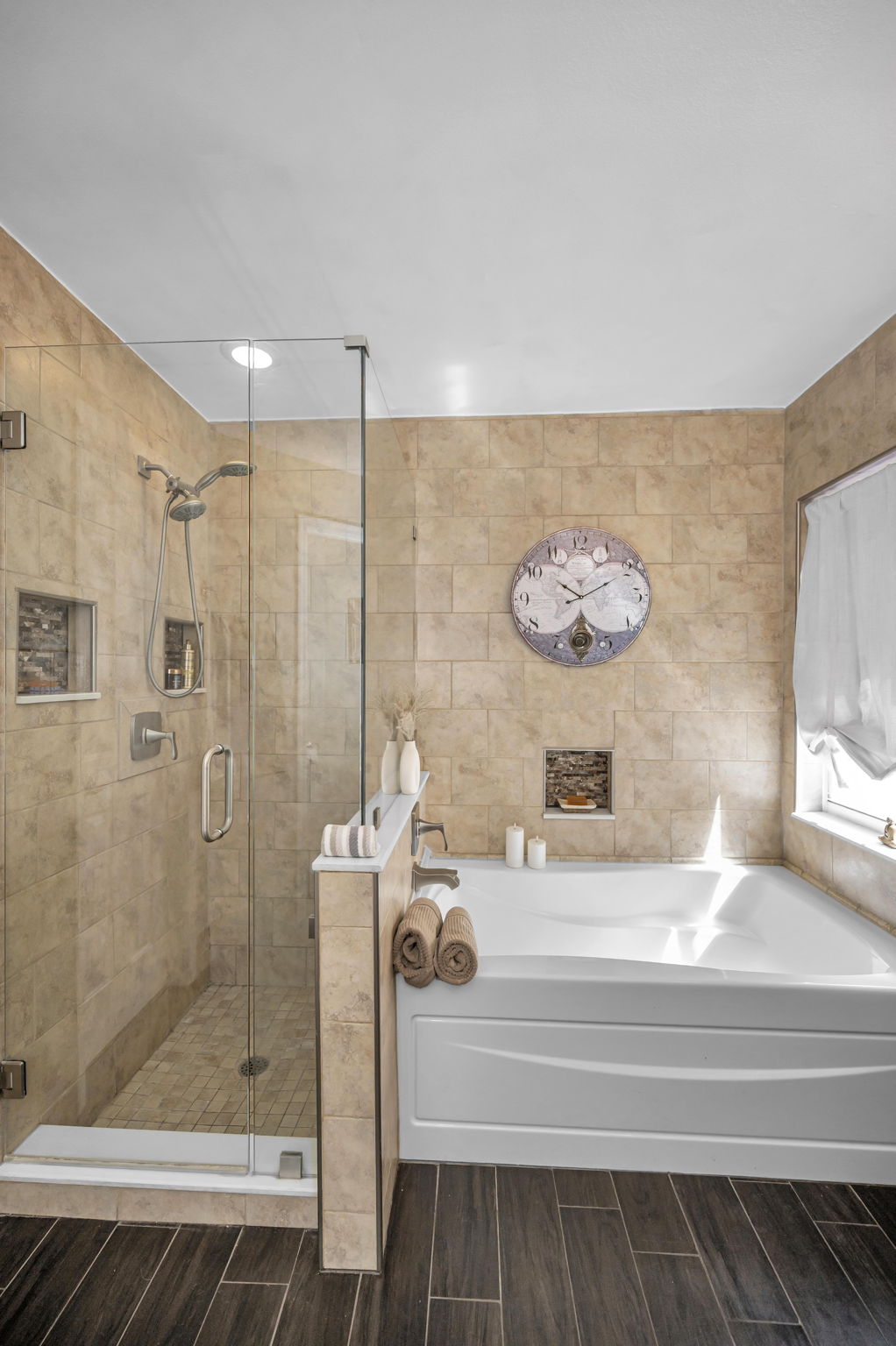 Primary Bathroom1b
