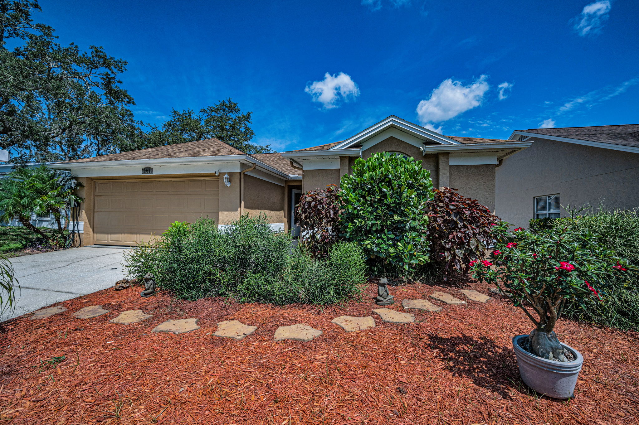 Front Exterior14