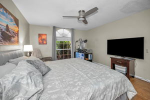 Primary Bedroom1b