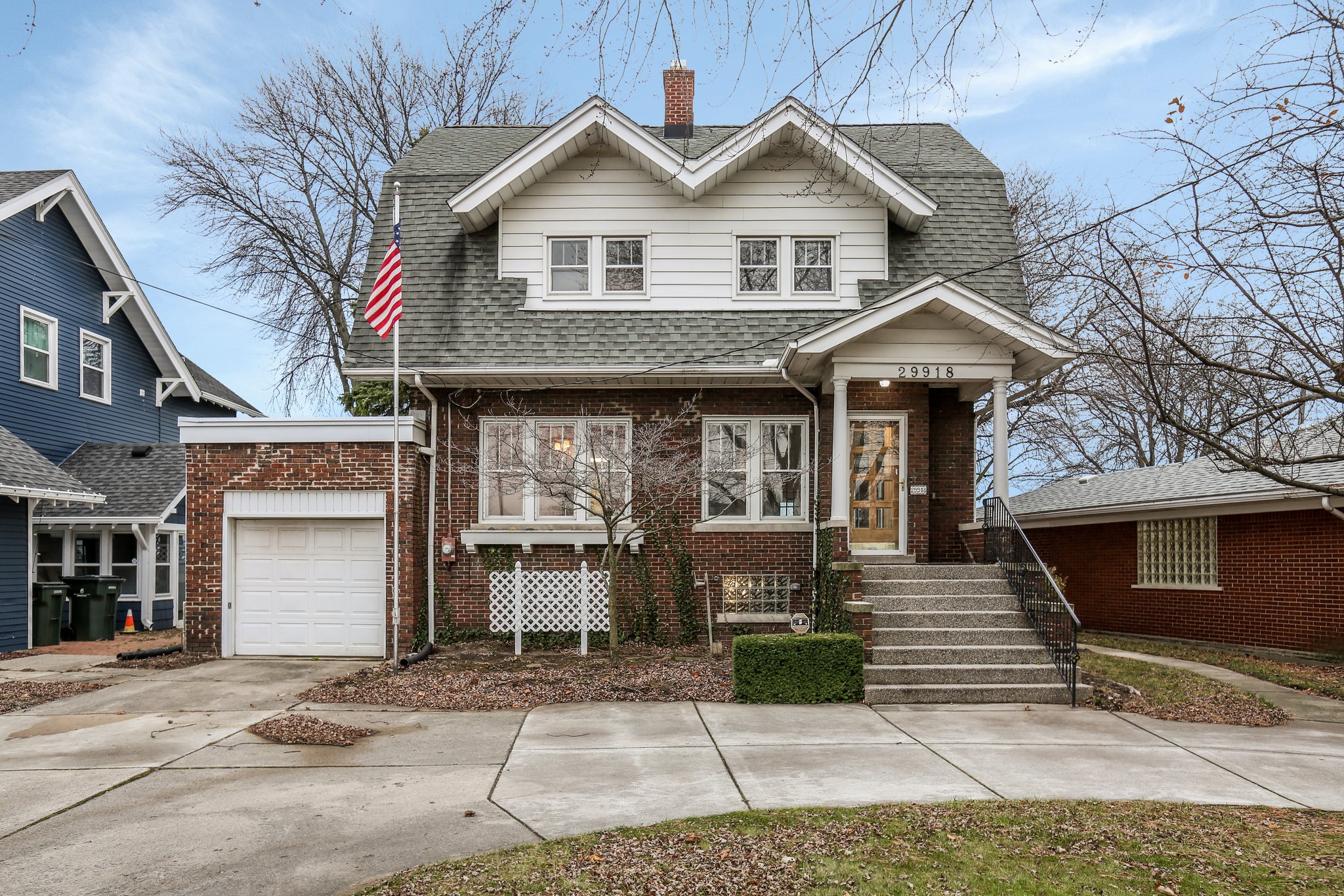 29918 Jefferson Ave, St. Clair Shores, MI 48082 Stylish Detroit