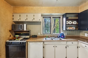 Eldora Dr-S0407-012.jpg