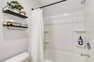 29 Full Bath A Etagere + Shower