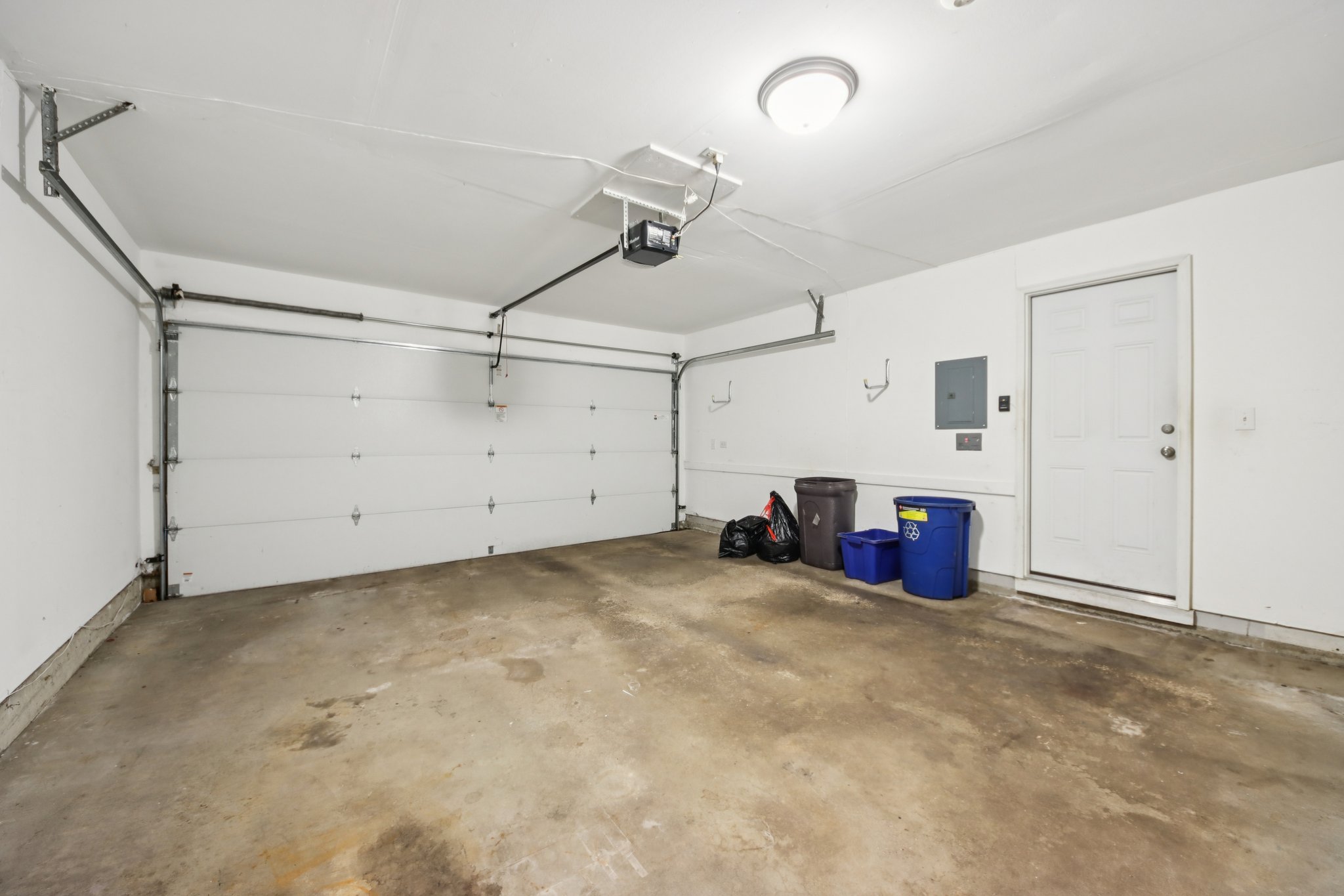 2S739 Grove Ln-S1203-033.jpg