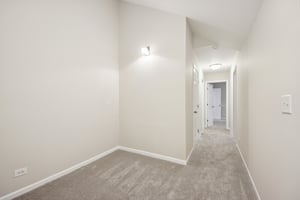 2S739 Grove Ln-S1203-019.jpg