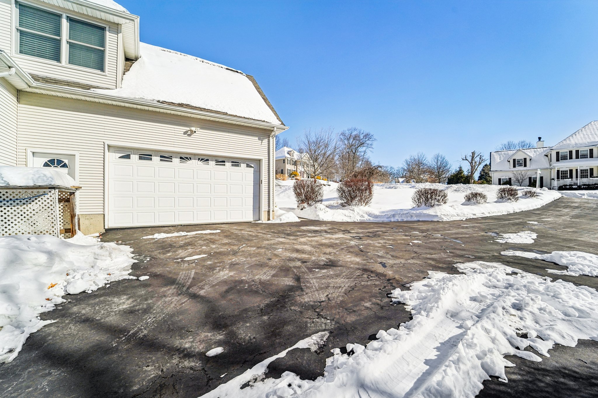 Eagle Crst-S0302-004.jpg