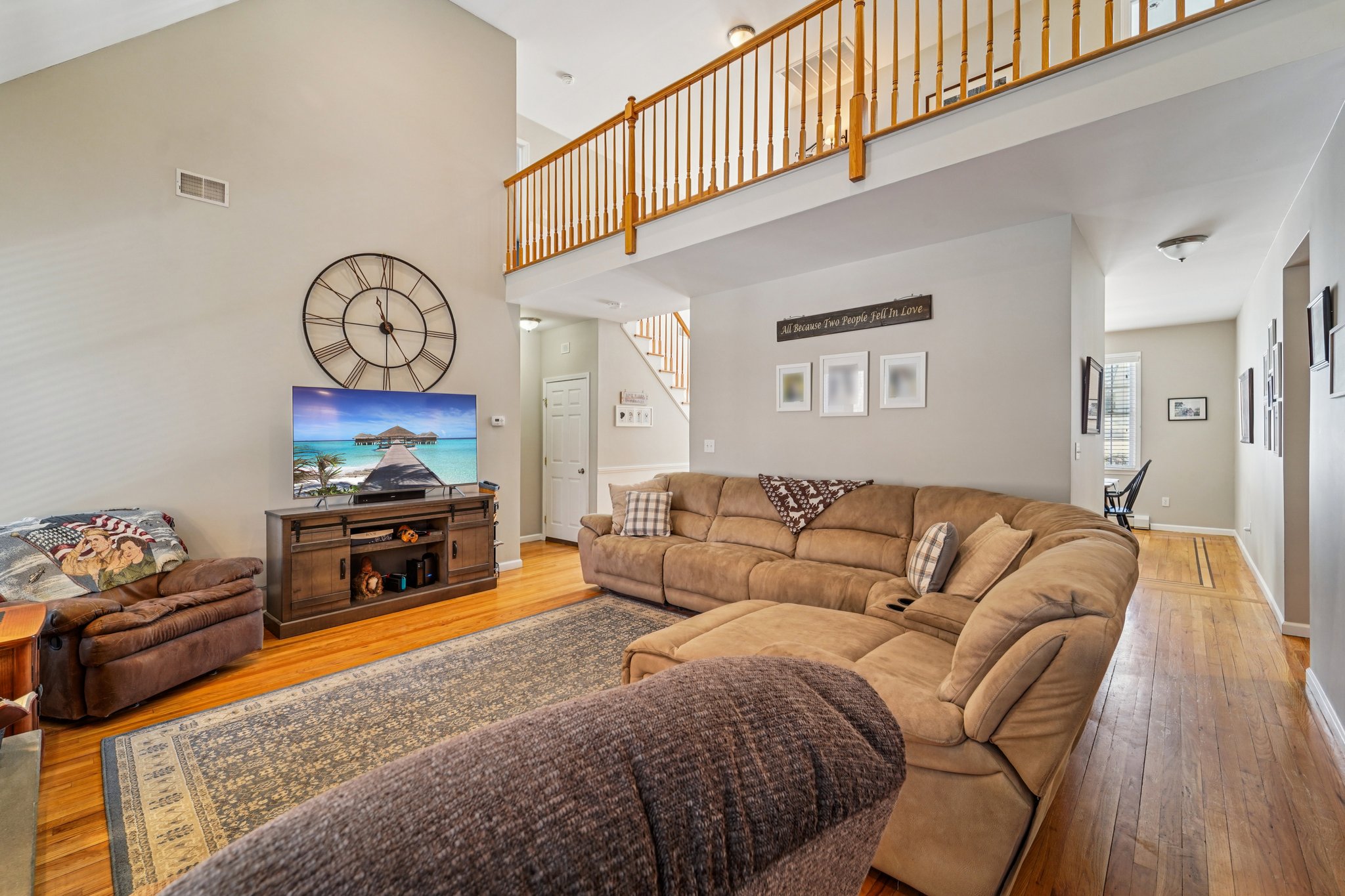 Eagle Crst-S0302-007.jpg