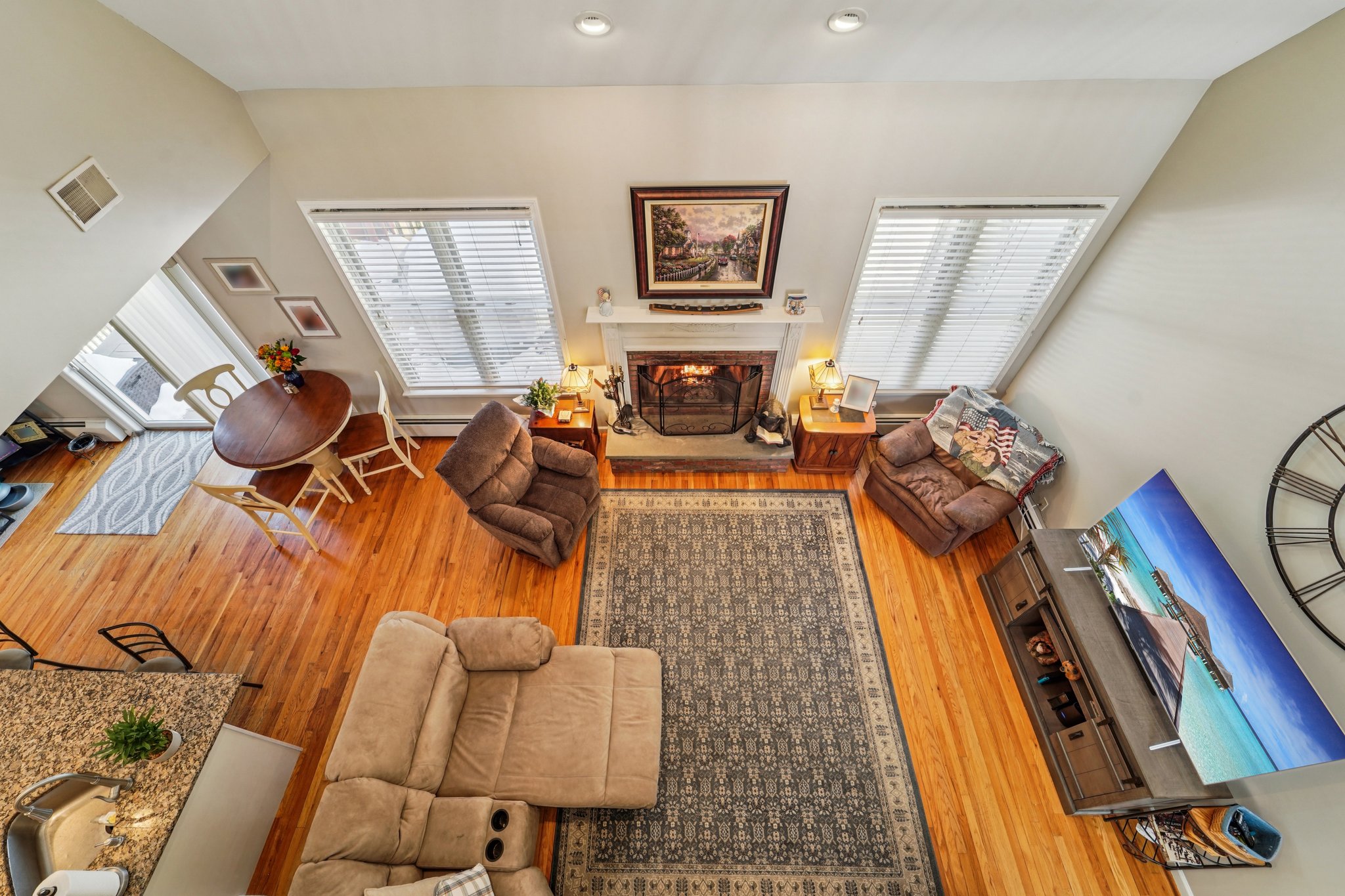 Eagle Crst-S0302-010.jpg