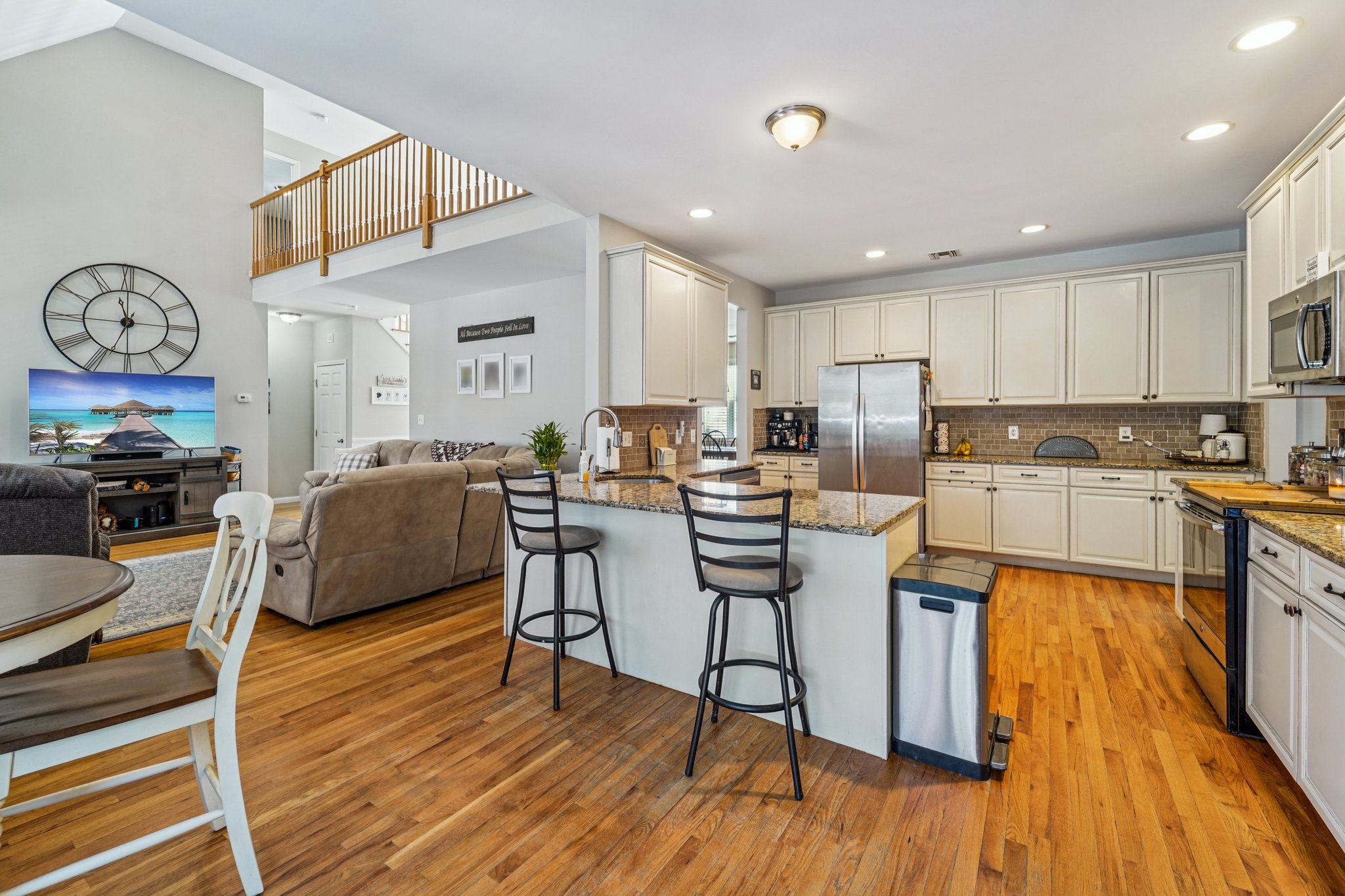 Eagle Crst-S0302-018.jpg