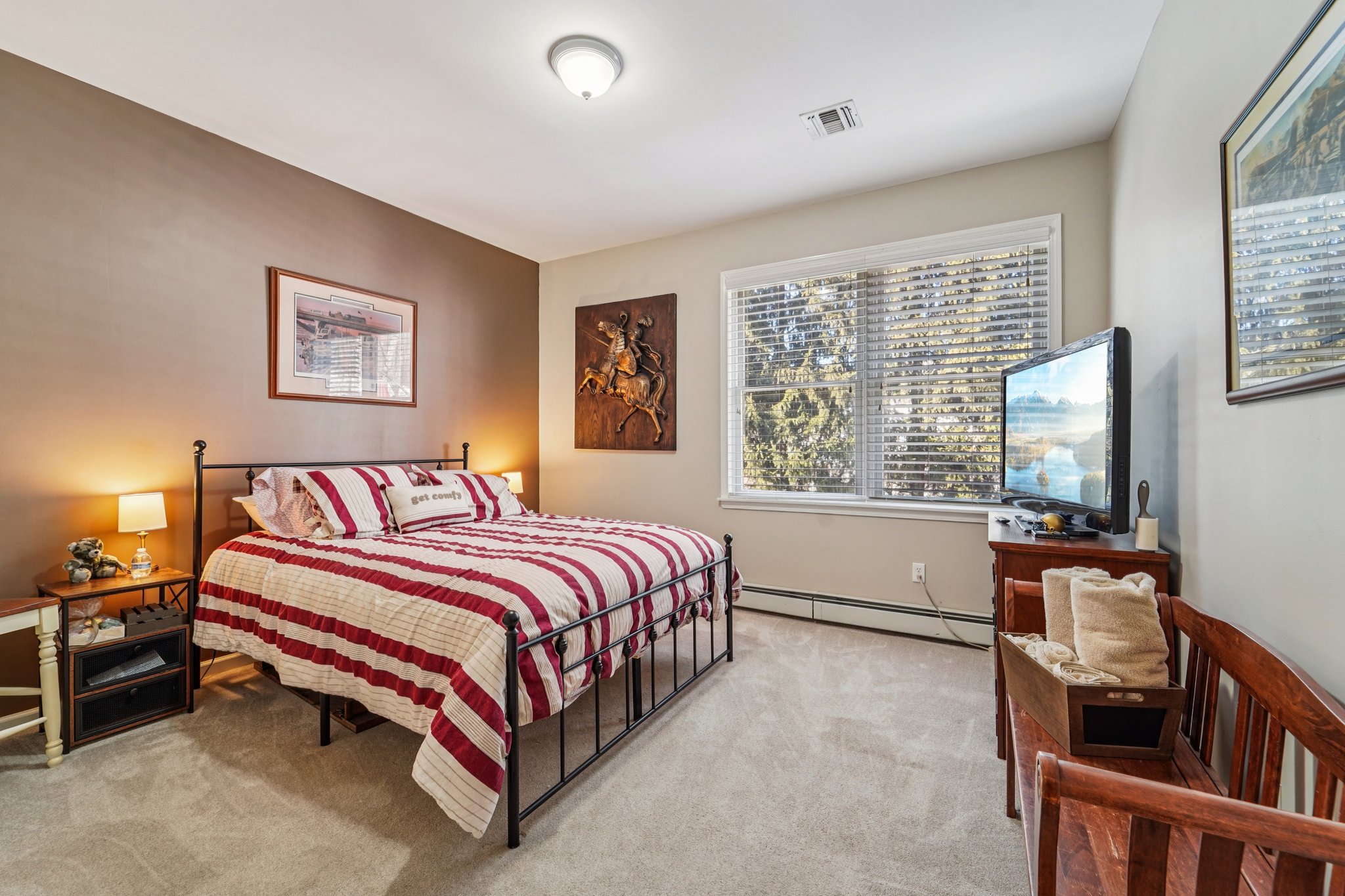 Eagle Crst-S0302-030.jpg