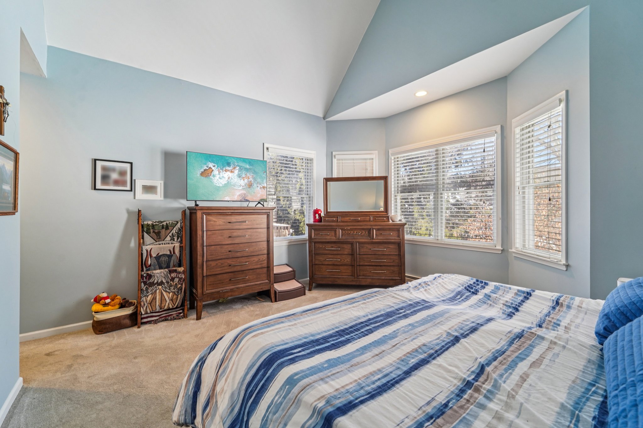 Eagle Crst-S0302-034.jpg