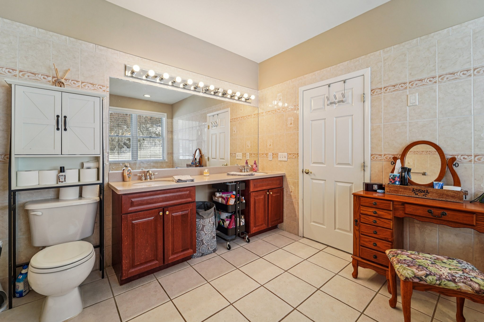 Eagle Crst-S0302-037.jpg