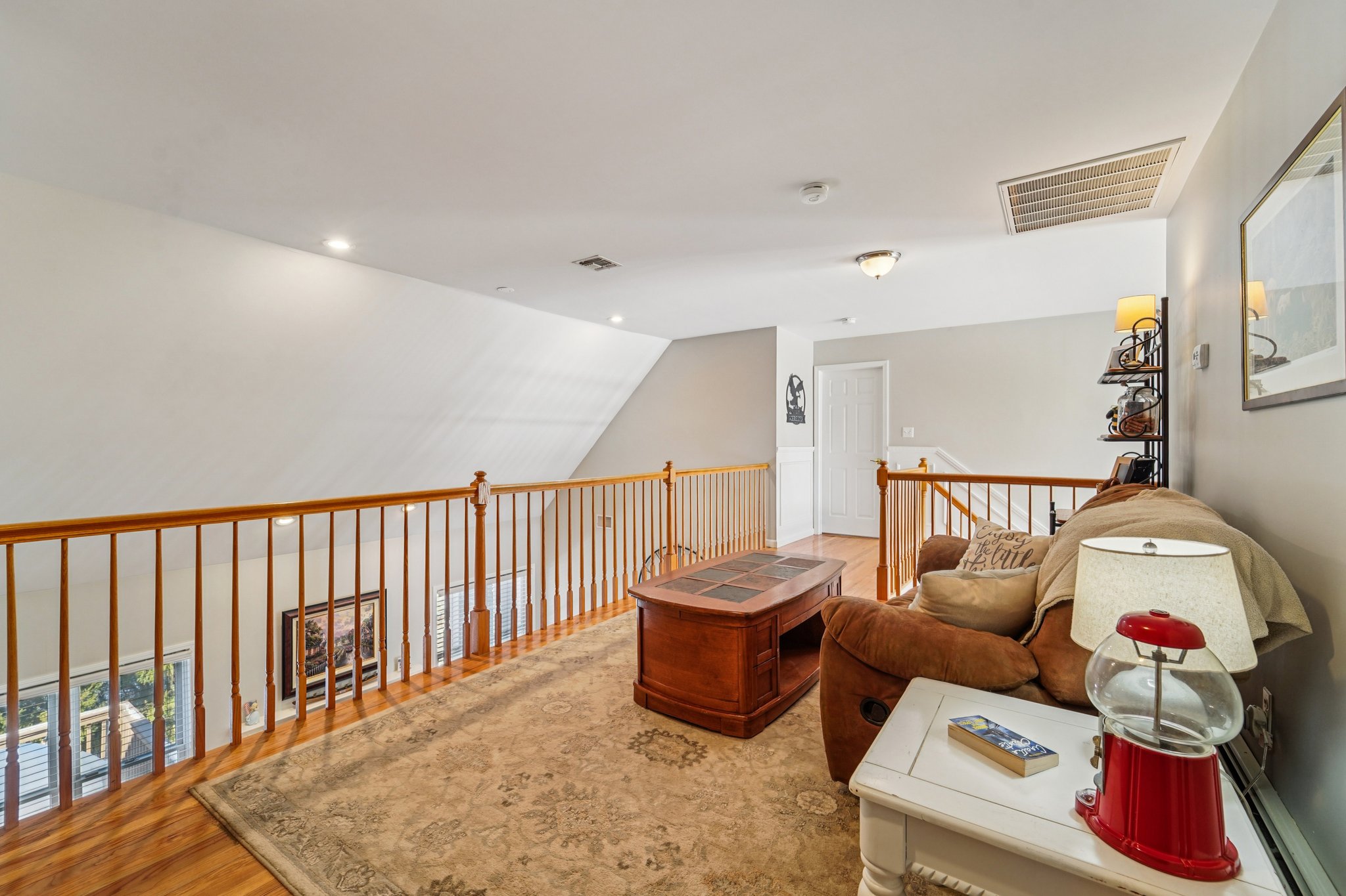 Eagle Crst-S0302-042.jpg