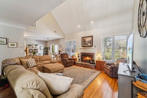 Eagle Crst-S0302-008.jpg