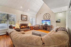 Eagle Crst-S0302-009.jpg