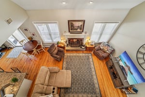 Eagle Crst-S0302-010.jpg