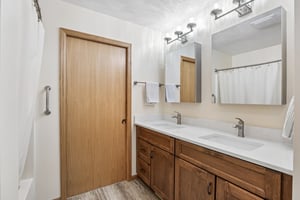 Fairview Trail-S1807-032.jpg