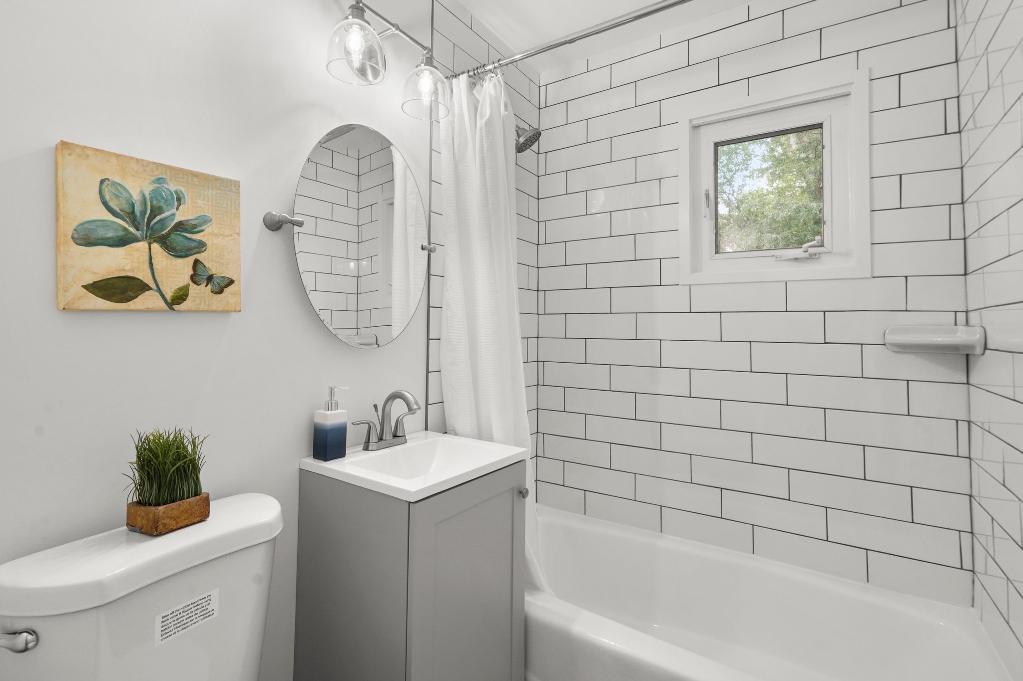 Main Bathroom-1
