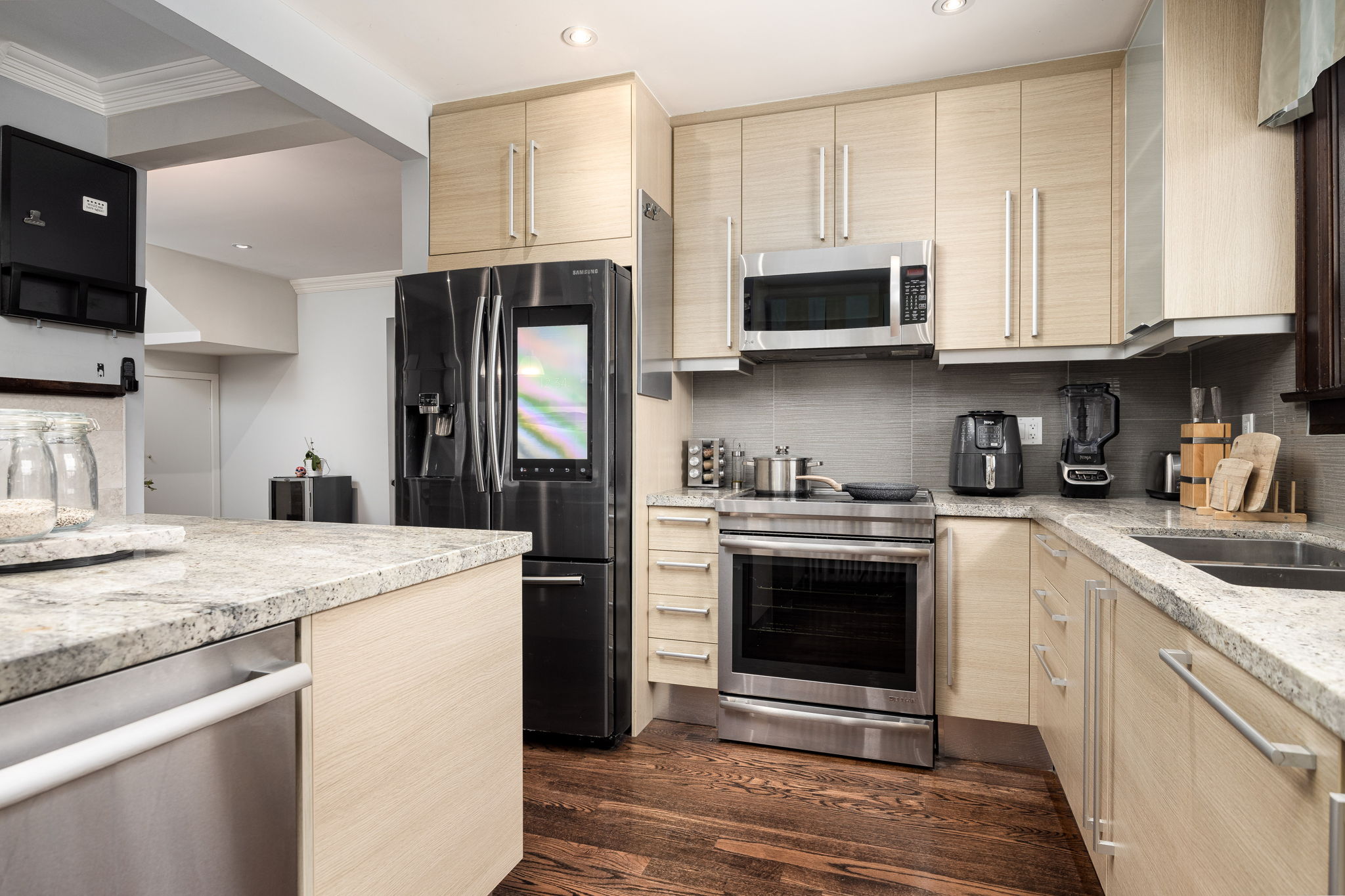 Toronto property showcase — delivered property photograph 3