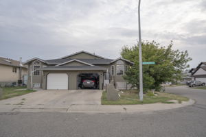 3 Green Meadow Crescent, Strathmore, AB T1P 1H4, Canada Photo 6
