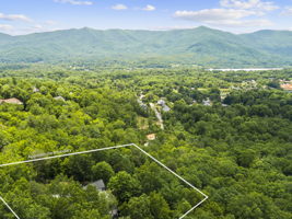 3 Hemlock, Black Mountain, NC 28711, USA Photo 4