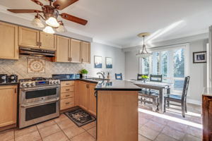 Kitchen/Breakfast Area