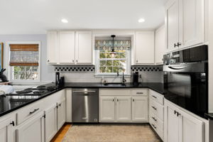 3 Larch Ave, Salem, MA 01970, USA Photo 21