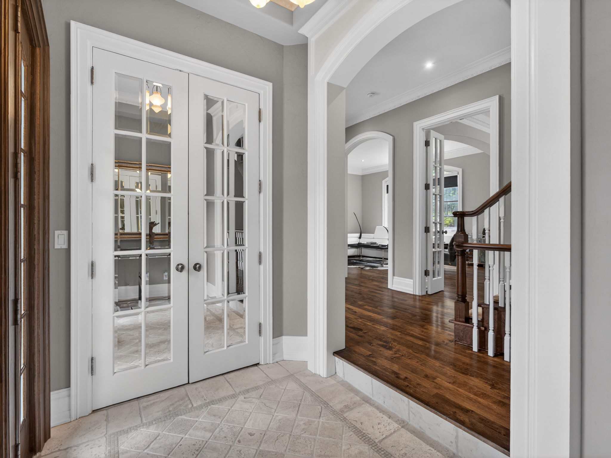 3 Legacy Ct Toronto, ON M2L 2Y7