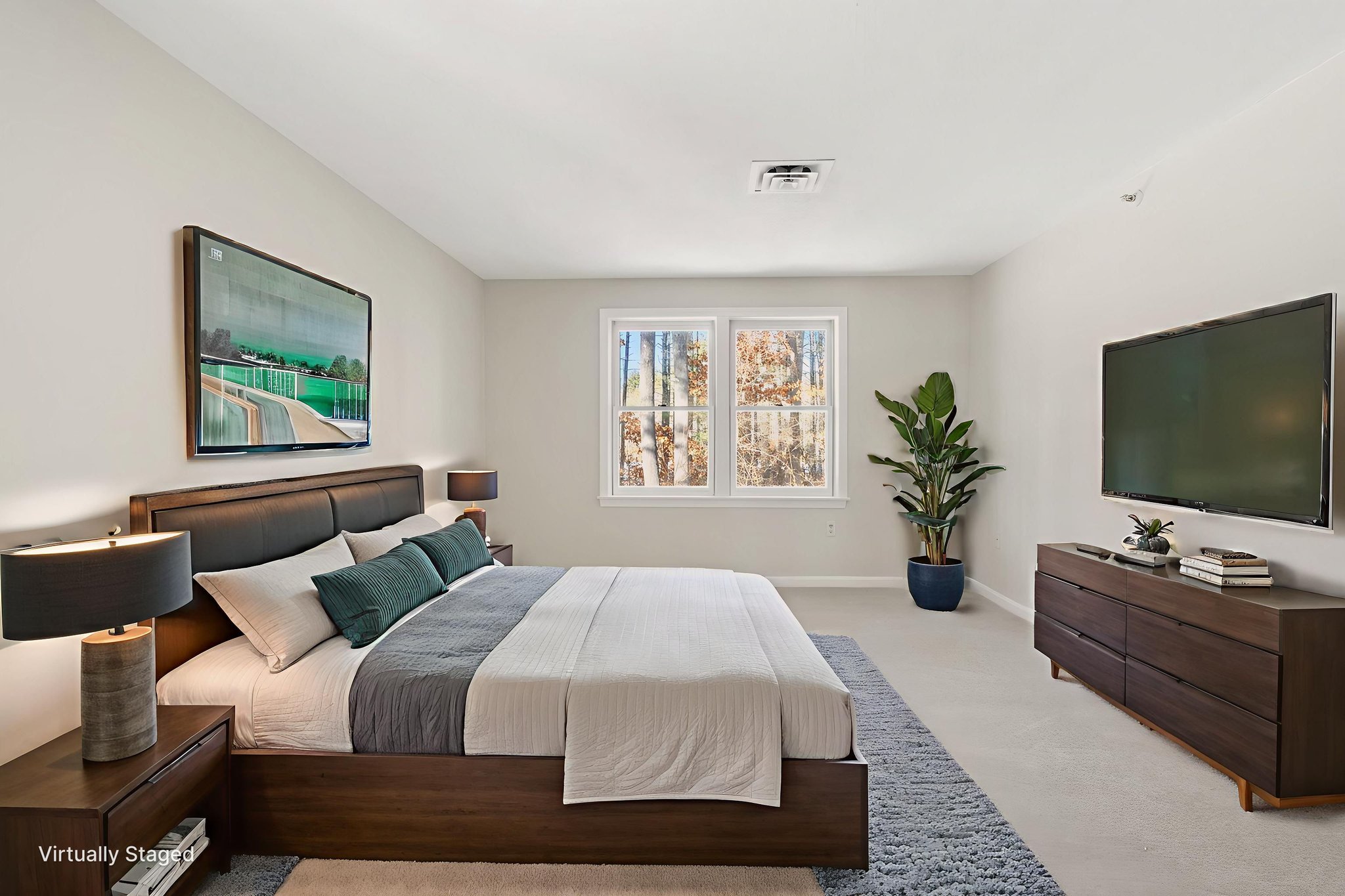 SHA03496 virtually staged.jpeg